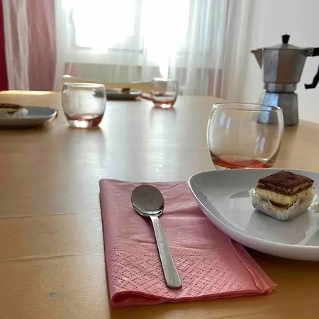 Tiramisu, A Cozy 2-bdrm Apt 아파트 *
